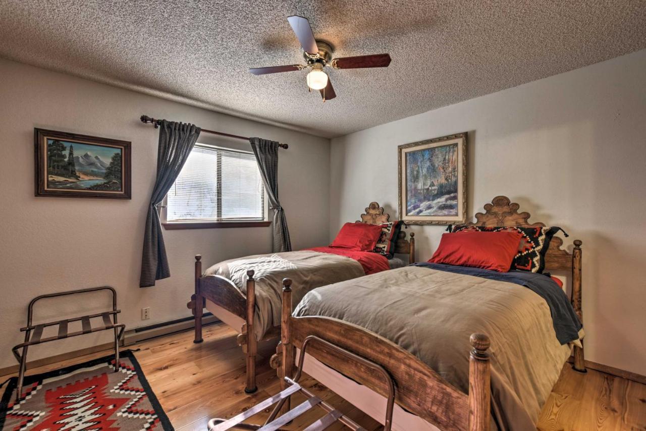 Downtown Red River Retreat With Mtn Views And Yard Exterior photo