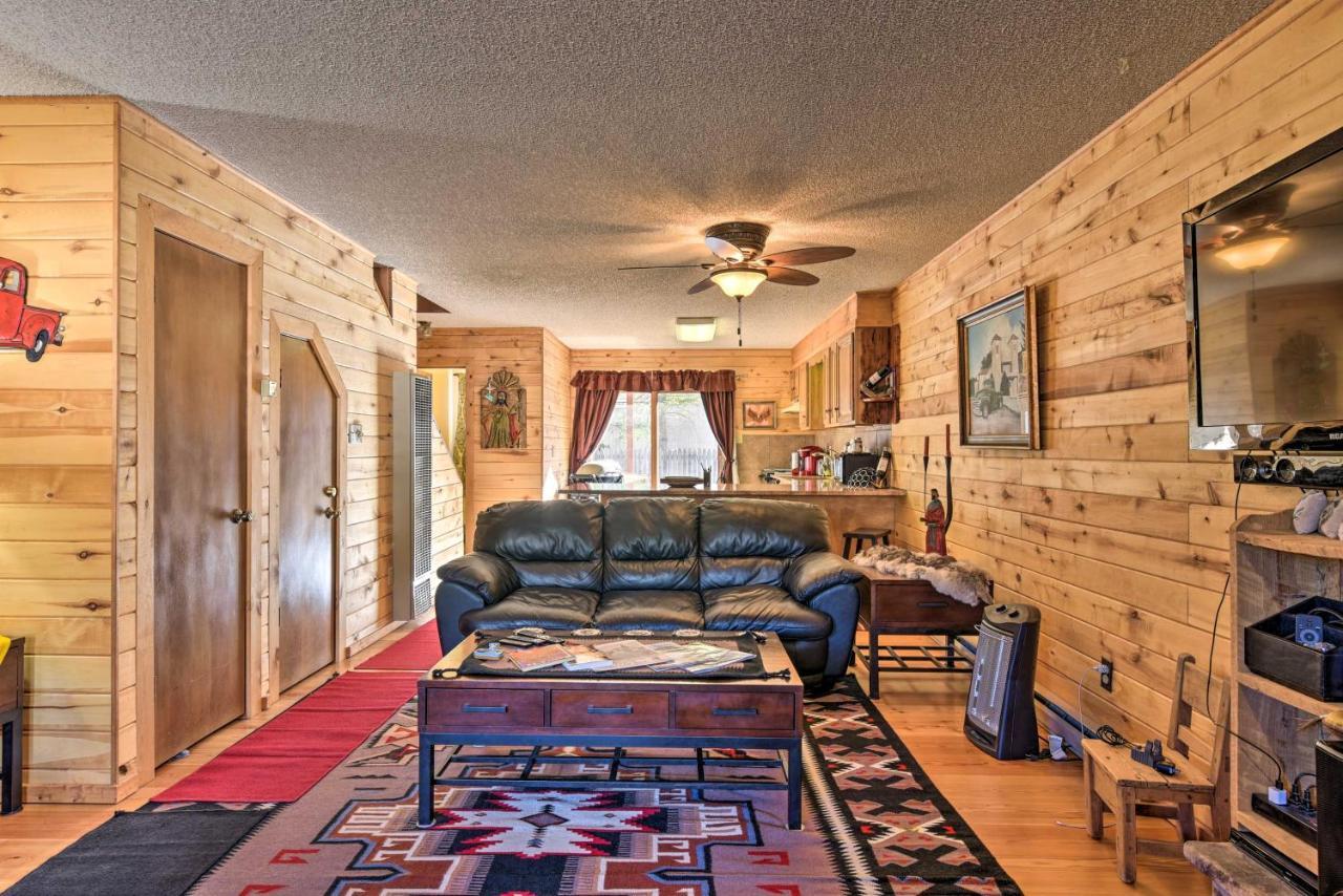 Downtown Red River Retreat With Mtn Views And Yard Exterior photo